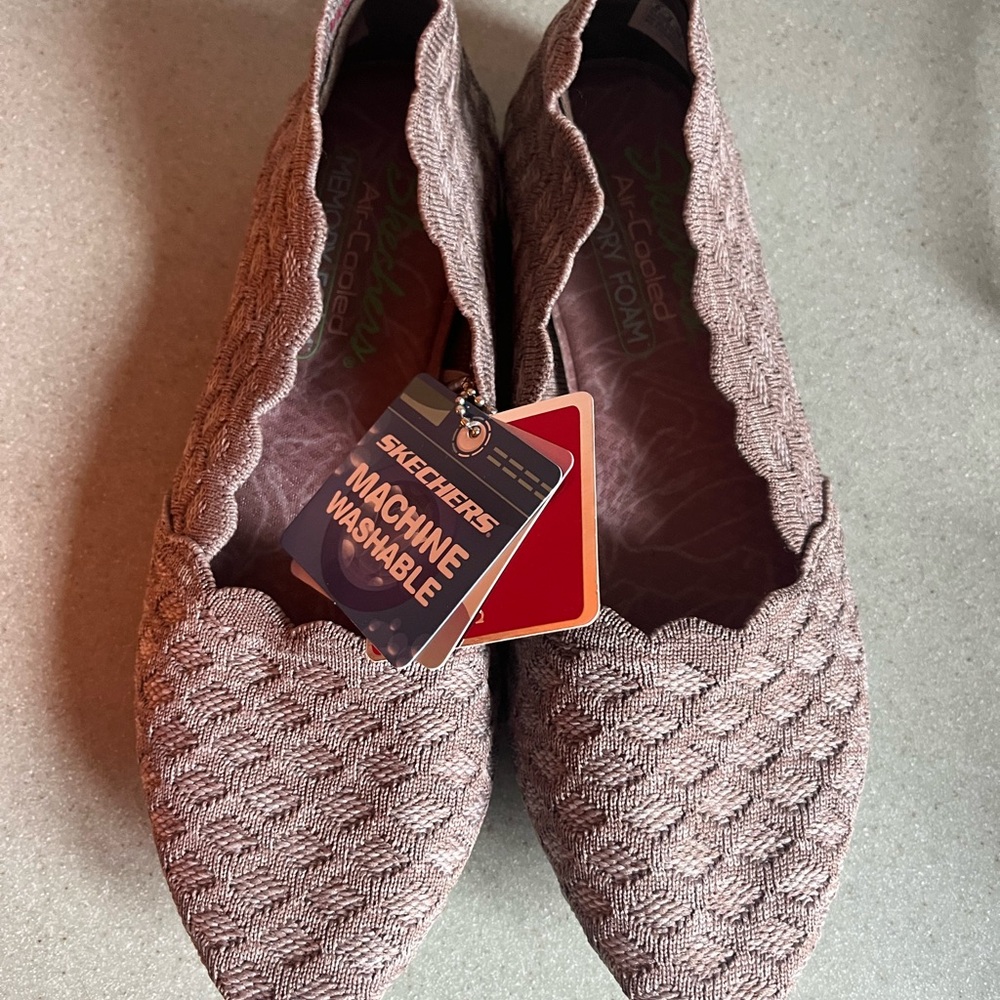 Skechers stretch washable Treasure Flat, Women's Size 6 36.5 Taupe NWOB